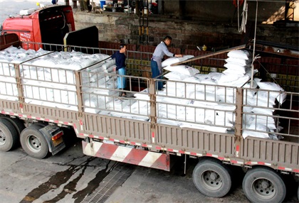 多產(chǎn)化肥支援農(nóng)業(yè)春耕生產(chǎn) (1)001.jpg