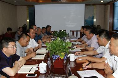 瀘州工投集團公司總經理潘建華一行來我公司開展業(yè)務交流