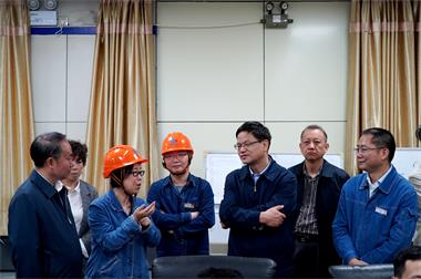 寧夏中衛(wèi)市政協(xié)主席羅成虎一行蒞臨我公司考察