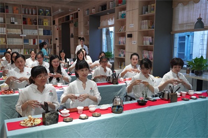 瀘天化股份公司工會(huì)開展“魅力女性  品味人生”茶藝體驗(yàn)活動(dòng)