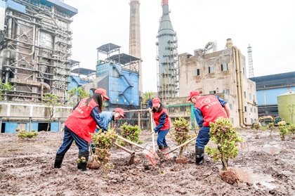 瀘天化股份公司開(kāi)展義務(wù)植樹(shù)活動(dòng)